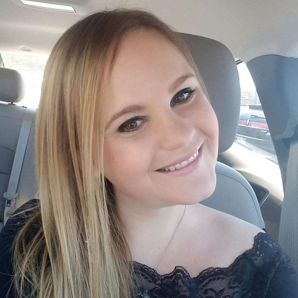 Meet your Posher, Caitlin